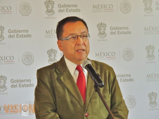 Se regularizará situación laboral de 700 trabajadores de Salud.
