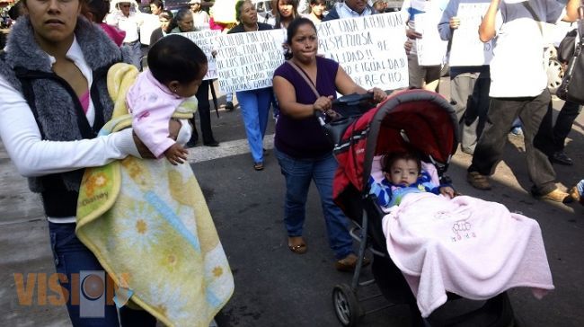 Marcha y bloqueos en juzgados, en Uruapan