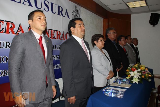 Sale en Uruapan 1ª generación de curso de especialización de la Facultad de Derecho