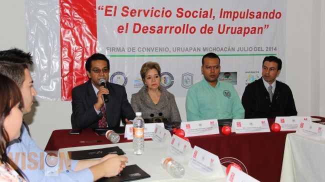 Firman convenio para impulsar el servicio social