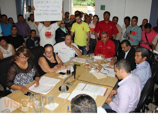 Respaldo unánime brinda ayuntamiento de Uruapan a ex policías municipales