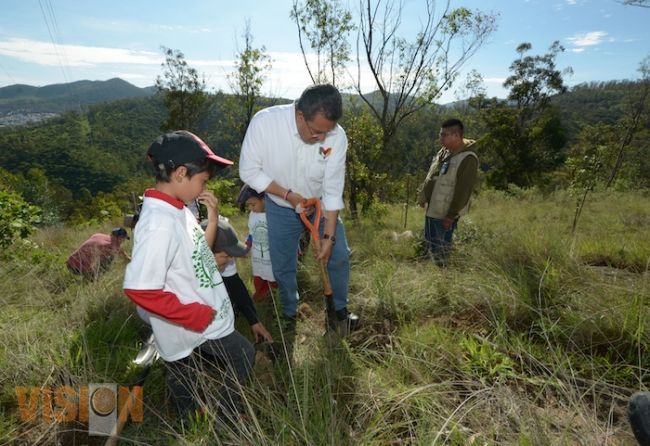Reforesta Ayuntamiento de Morelia Loma de Santa María