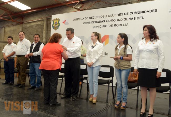 Imparten taller en contra de la violencia hacia la mujer indígena de Morelia.