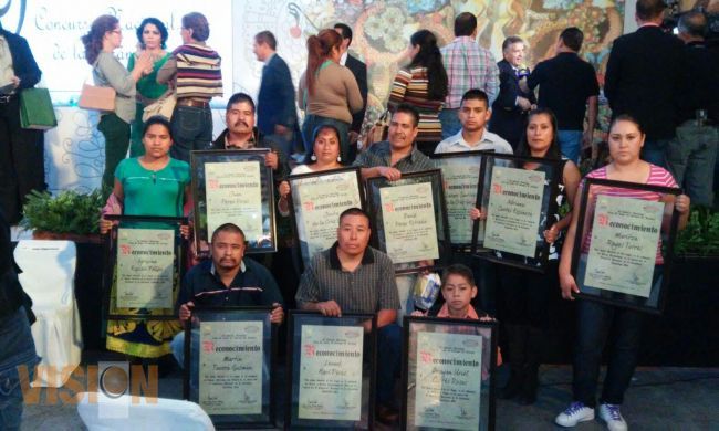 Ganan 12 artesanos michoacanos en el IX concurso nacional de la cerámica, Tonallan 2014.
