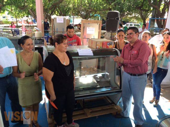 Sedeco apoya a microempresarios de tierra caliente.