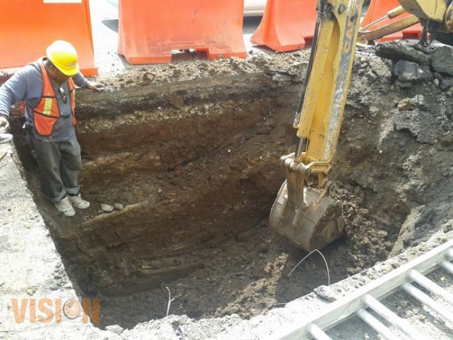 Efectúa la instalación de tubería nueva que ampliará el servicio en dos colonias de Morelia