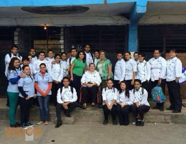 Michoacanos se solidarizan con niños y jóvenes de del albergue 