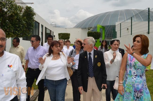 Presidenta del DIF recibe al comité organizador del campeonato mundial de Natación Síndrome de Down