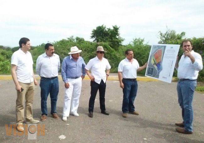 Convertir Puerto de Lázaro Cárdenas en el Centro logístico más importante de América Latina