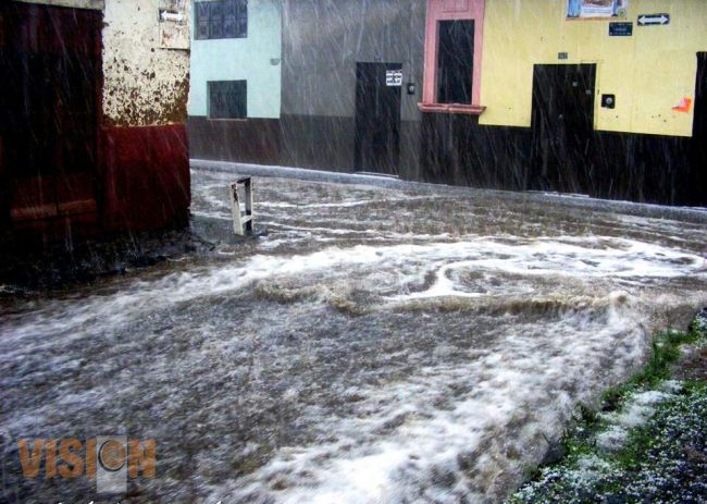 PC exhorta a la población michoacana a tomar medidas preventivas para esta temporada de lluvias.