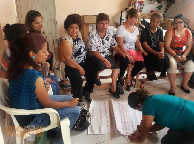 Por un servicio de calidad, se capacitan comerciantes del mercado “San Agustin”.