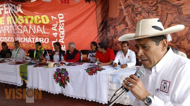 Al mercado nacional, la artesanía de Pichátaro