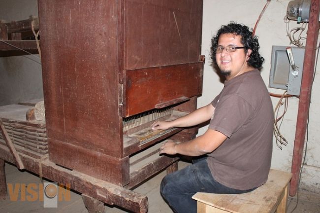 Reparan antiquísimo órgano en San Felipe