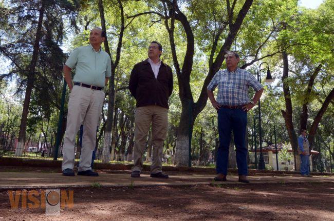 Supervisa Lázaro Medina obra en el bosque Cuauhtémoc.