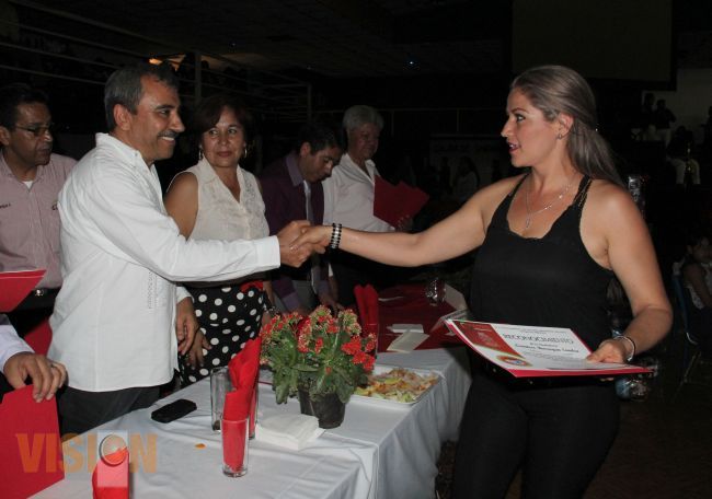 Aldo Macías reconoce labor de trabajadores del sindicato de aseo público