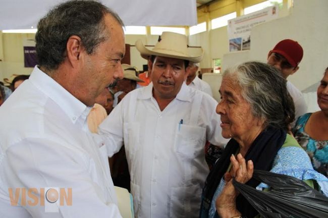 Víctor Silva realiza supervisiones en Huetamo y Nocupétaro 
