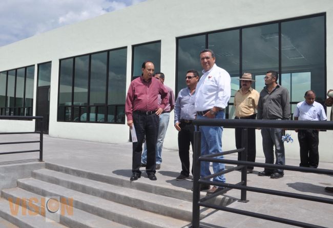 Supervisa WLM construcción de estancia infantil y conexión de calles.