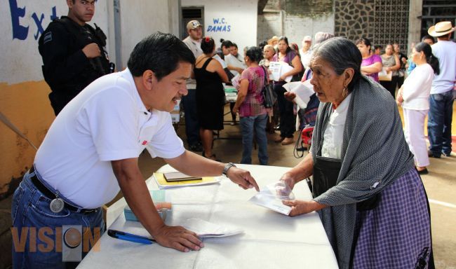Arrancó entrega de la pensión para adultos mayores a zona rural de Uruapan 