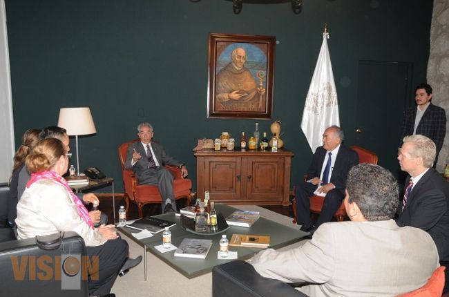 Salvador Jara se compromete a apoyar a jóvenes emprendedores con talento