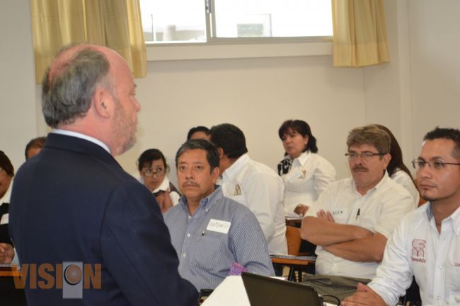 Capacita Cobaem a personal de cara al nuevo semestre