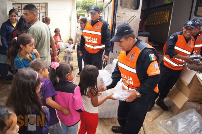 Policía Federal convive con infantes y padres de familia de la comunidad de Nuevo Zirosto