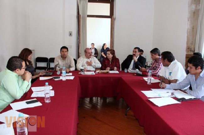 Analizan reformas para la selección, integración y funcionamiento del Parlamento Juvenil 2014