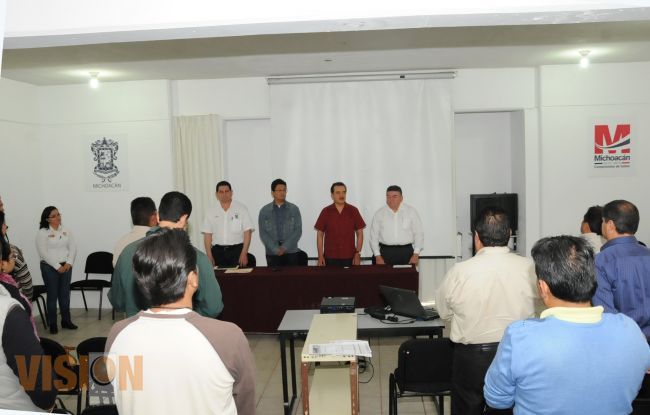 Capacitan a trabajadores sobre uso del GPS y normatividad geográfica.