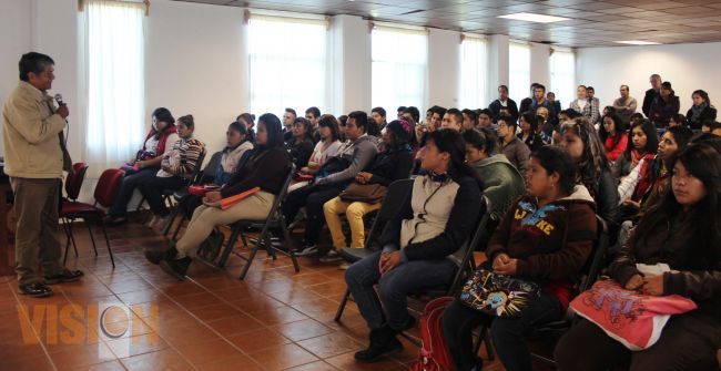 Con un llamado a fortalecer la identidad, el rector de la UIIM arranca cursos.