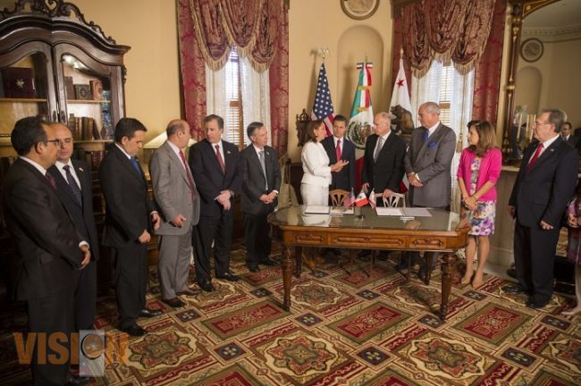 Peña reconoce al Congreso de California por políticas migratorias