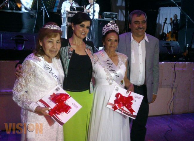 Con gran éxito se realizó el Tradicional Gran Baile Anual del Adulto Mayor