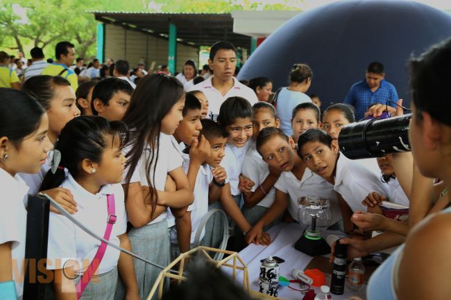 Promueve “ciencia en acción” la cultura científica en niños y jóvenes.
