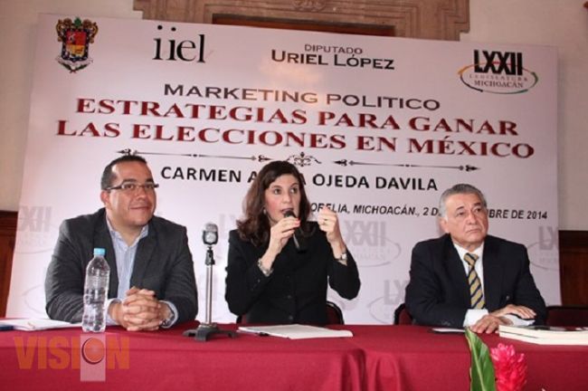 Presentan libro sobre Marketing Político
