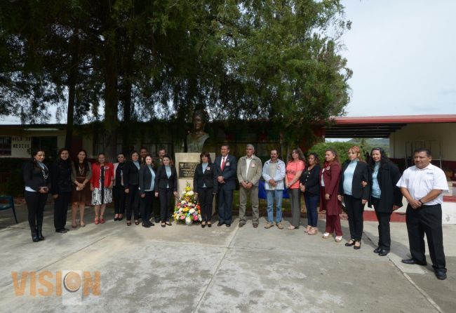 Develan busto de Josefa Ortiz de Domínguez en Cuto de la Esperanza.