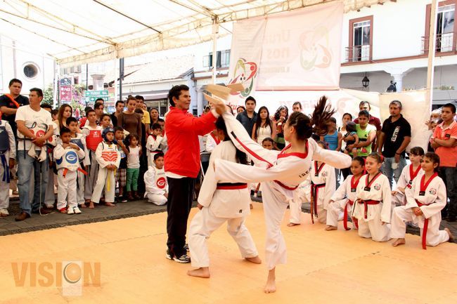 Gran participación de niños y jóvenes en la Primera Copa de Tae Kwon do en Uruapan