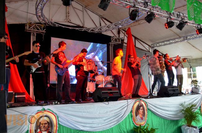 Inicia el programa artistico y cultural en la plaza Izazaga con motivo de las fiestas patrias