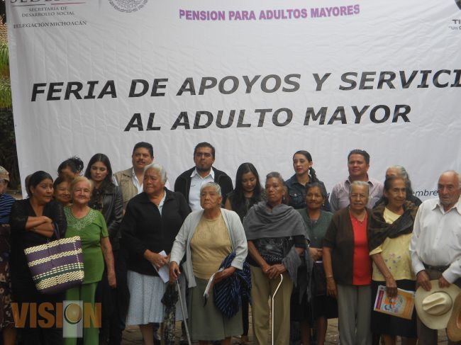 Participa CEDH en jornada de salud para los adultos mayores.