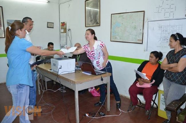 Llega ventanilla única móvil a la colonia Eduardo Ruiz.