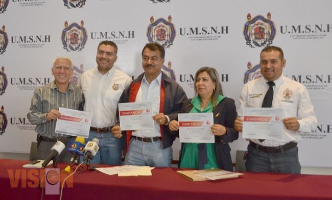 Galardonan con premio al departamento de Servicio Social de la UMSNH