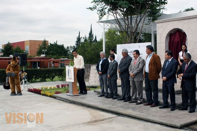 Inauguran dos salas de titulación y la 