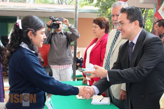 Cerca de 15 mil estudiantes se beneficiarán con el programa “ver bien para aprender mejor”.
