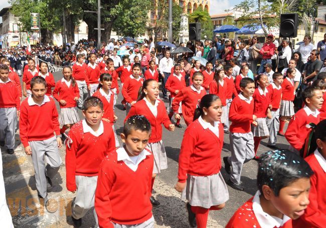 Alistan preparativos para desfile de la independencia en Uruapan
