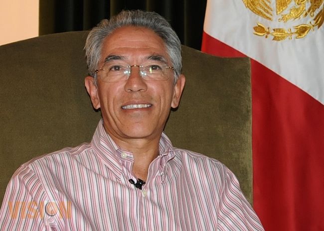 Reconoce Gobernador trabajo comprometido de quienes laboran en la radio y televisión