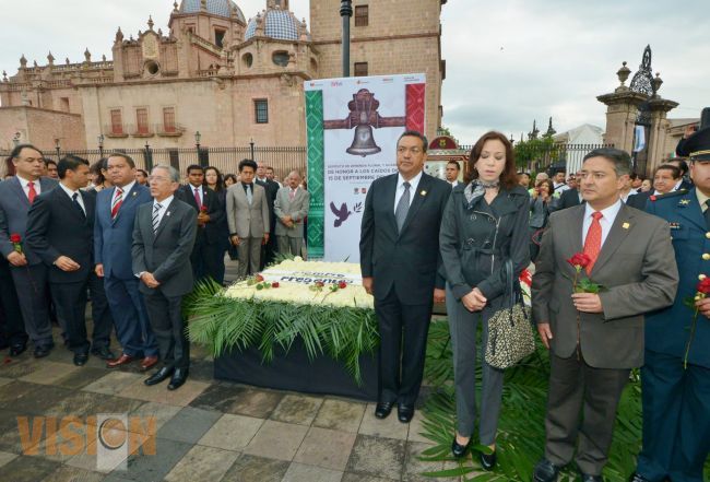 Autoridades Estatales y Municipales rinden homenaje a las víctimas del 15 de septiembre de 2008.