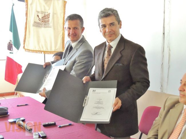 Semigrante y el Colegio de Notarios de Michoacán, firman convenio de colaboración.