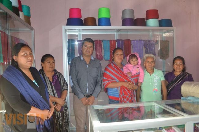 Benefician con proyectos productivos a grupos de mujeres indígenas de Zipiajo.