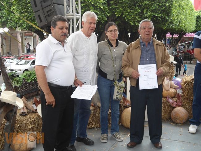 Premia Casart artesanía de Santa Fe de la Laguna y de Sahuayo.