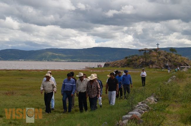 Apoya el diputado Antonio Sosa a los pescadores del Lago de Cuitzeo