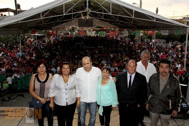 Afloró el romance en Uruapan con la presentación de los Freddy´s