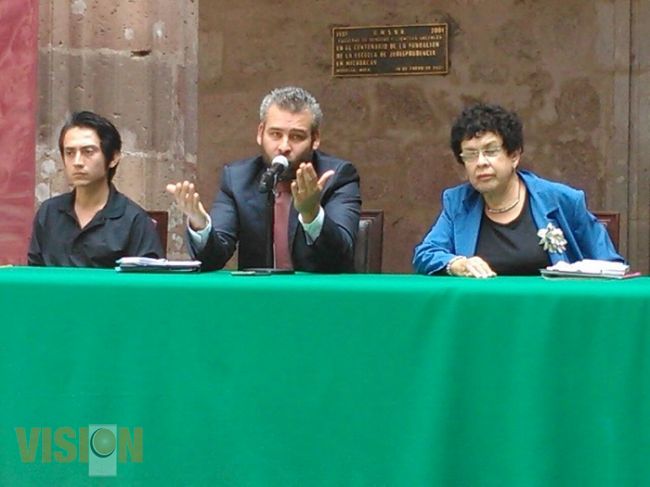 Disertan sobre la ley de protección y manejo ético de los animales