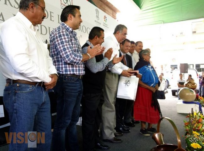 Apoyos a los artesanos de la región de Uruapan